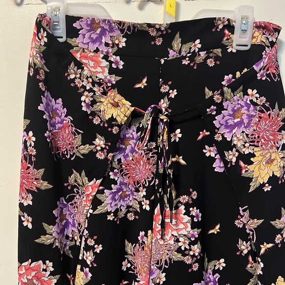 Flowy Beach Pants - Picture 2 of 3